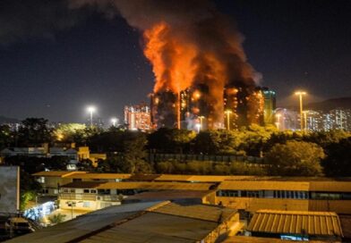 Decretan 3 días de duelo por gigantesco incendio en Hong Kong