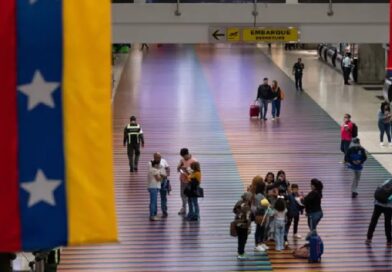 Suspenden vuelos a Venezuela